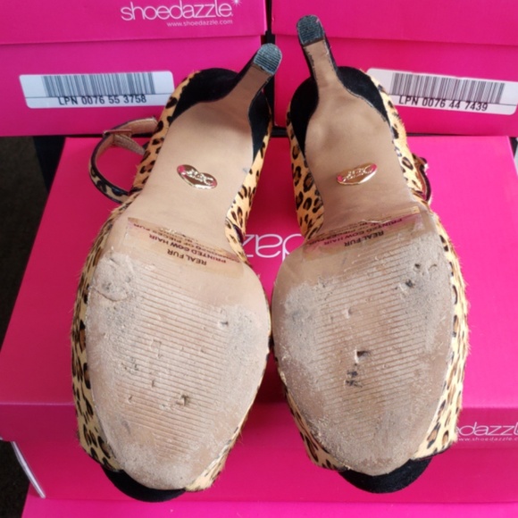 Betsey Johnson Leopard Print High Heels Si… - Picture 6 of 8